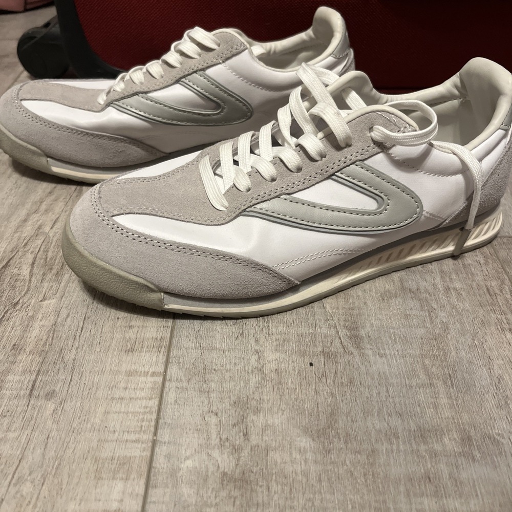 Tretorn Womens Rawlins Kristine Jogging Sneakers Size 7 Trendy Shoes Gray White